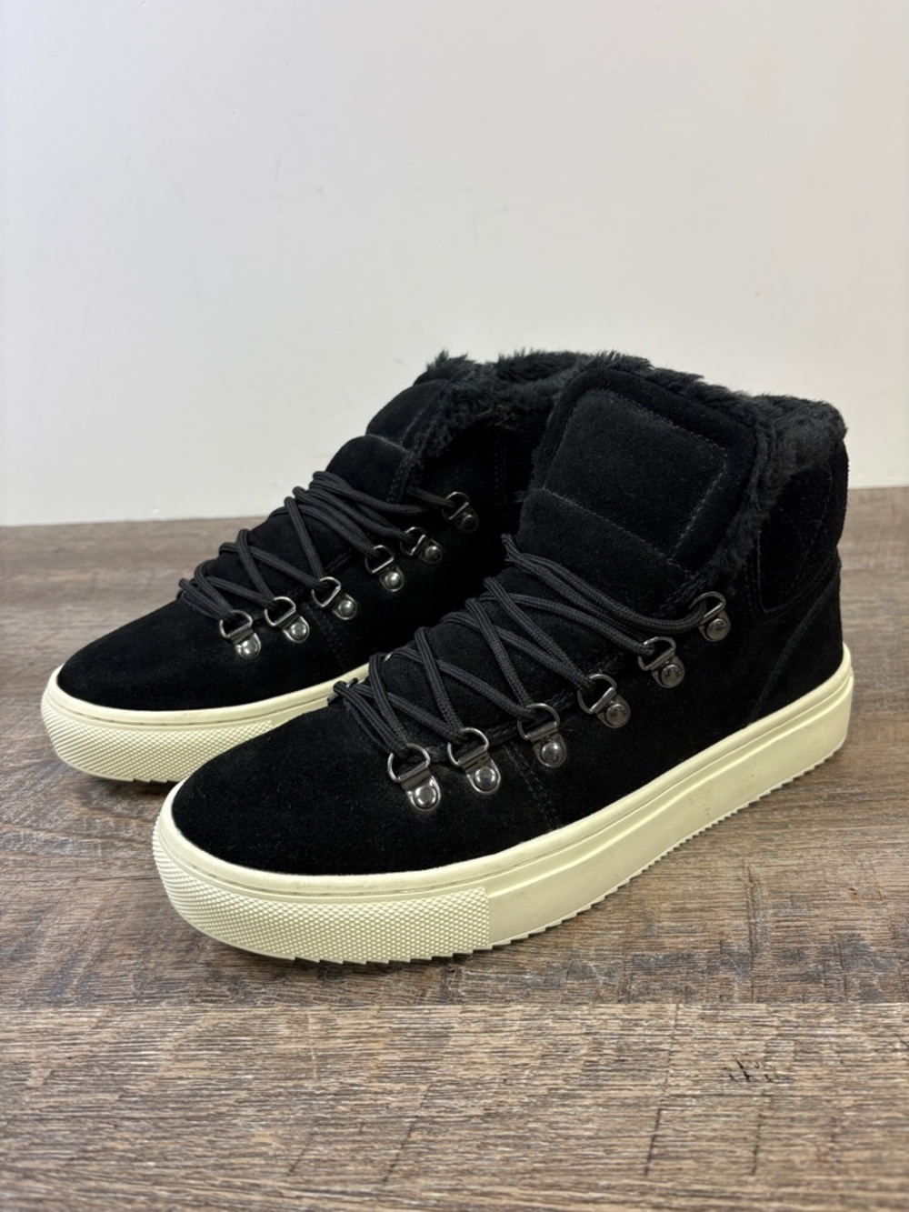 Marc Fisher Daisie High Top Sneakers Black Leather Lace-Up Fur Trim Size 8.5